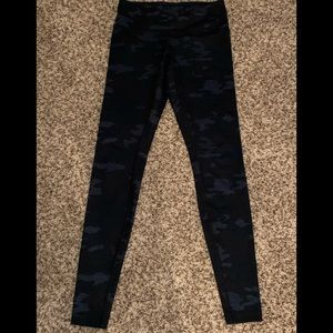 EUC Lululemon Navy Camo Full Length Leggings